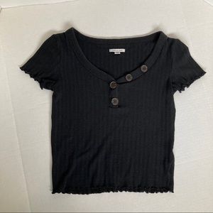 🌷5/$20🌷 American Eagle Lettuce Edge Button Top